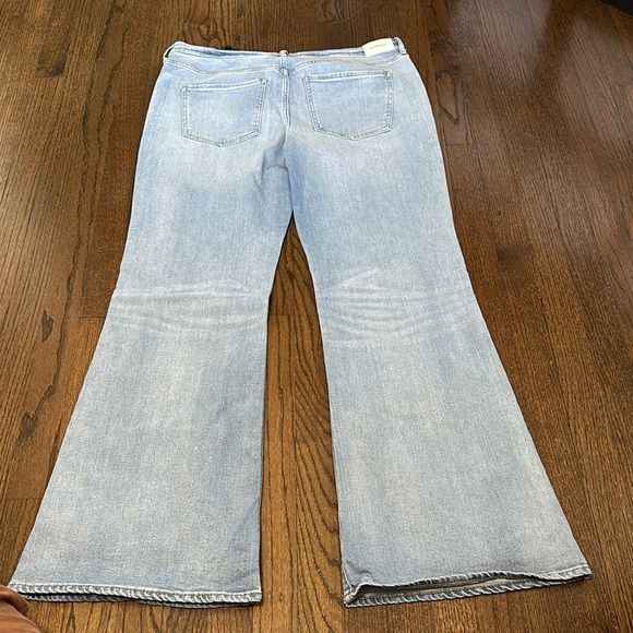Express Long Light Blue Fade Wide Legs 70s Flare Women's Jeans 16L - Picture 2 of 13